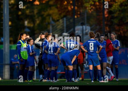 Karlsruhe, Allemagne. 31 octobre 2020. Réaction à KSC après la fin du jeu. GES/football/DFB Women's Cup/Karlsruher Sport-Club - Eintracht Francfort, 31 octobre 2020 coupe allemande des femmes : Karlsruhe vs Francfort, 31 octobre 2020. | utilisation dans le monde crédit: dpa/Alay Live News Banque D'Images