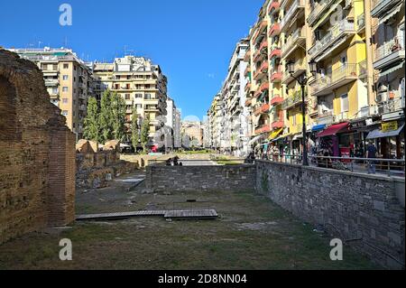 Site historique Octagon à Thessalonique pendant une journée bien remplie Banque D'Images