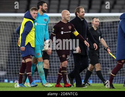 Robbie Neilson (à droite) et Steven Naismith célèbrent après le coup de sifflet final après le coup de sifflet final en plus de temps lors du match de demi-finale de la coupe écossaise William Hill à Hampden Park, Glasgow. Banque D'Images