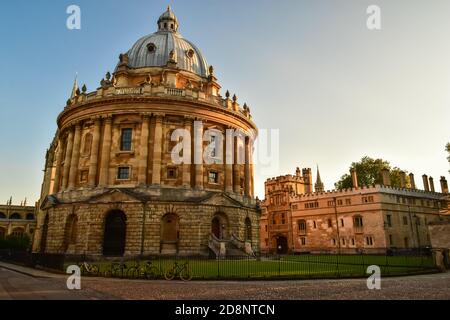 La caméra Radcliffe est l'un des bâtiments les plus reconnaissables d'Oxford, en Angleterre. C'est maintenant une salle de lecture de la bibliothèque Bodleian. Banque D'Images