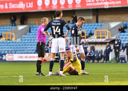 LONDRES, ANGLETERRE. 31 OCTOBRE Alex Pritchard de Huddersfield est déposé lors du match de championnat Sky Bet entre Millwall et Huddersfield Town à la Den, Londres, le samedi 31 octobre 2020. (Credit: Ivan Yordanov | MI News) Credit: MI News & Sport /Alay Live News Banque D'Images