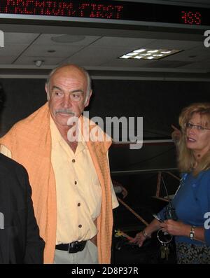 HOLLYWOOD - 08 2006 JUIN : l'acteur Sean Connery au LAX après le 34e prix de réalisation de la vie de l'AFI hommage à Sir Sean Connery tenu au Kodak Theatre le 8 juin 2006 à Hollywood, Californie People ; Sir Sean Connery Banque D'Images