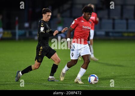 Salford, Royaume-Uni. 31 octobre 2020. SALFORD, ANGLETERRE. 31 OCTOBRE Brandon Thomas-Asante de Salford City et Callum Whelan d'Oldham Athletic en action lors du match Sky Bet League 2 entre Salford City et Oldham Athletic à Moor Lane, Salford, le samedi 31 octobre 2020. (Credit: Eddie Garvey | MI News) Credit: MI News & Sport /Alay Live News Banque D'Images