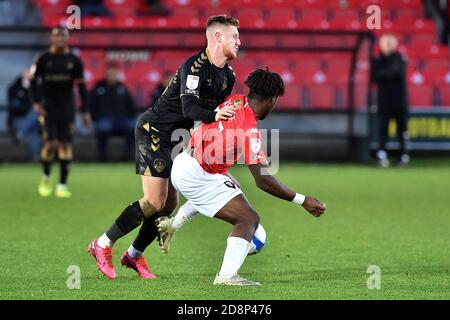 Salford, Royaume-Uni. 31 octobre 2020. SALFORD, ANGLETERRE. 31 OCTOBRE Brandon Thomas-Asante de Salford City et Davis Keillor Dunn d'Oldham Athletic en action pendant le match Sky Bet League 2 entre Salford City et Oldham Athletic à Moor Lane, Salford, le samedi 31 octobre 2020. (Credit: Eddie Garvey | MI News) Credit: MI News & Sport /Alay Live News Banque D'Images