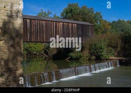 Moulin de Bollinger et pont couvert Banque D'Images