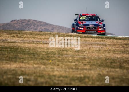 40 dossiers Josh (gar), Engstler Hyundai N Liqui Moly Racing Team, Hyundai i30 N TCR, action lors de la FIA WTCR Race of Spain 2020, 5e tour de la 2 C. Banque D'Images