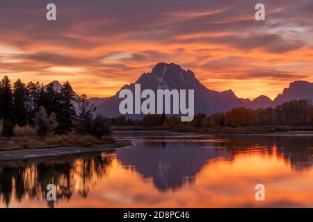 Sunset, Oxbow Bend, Parc national de Grand Teton, WY, Etats-Unis, par Dominique Braud/Dembinsky photo Assoc Banque D'Images