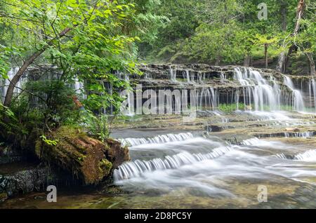 Au train Falls, fin été, près de Munising, Michigan, États-Unis Banque D'Images