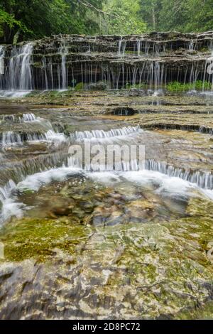 Au train Falls, fin été, près de Munising, Michigan, États-Unis Banque D'Images