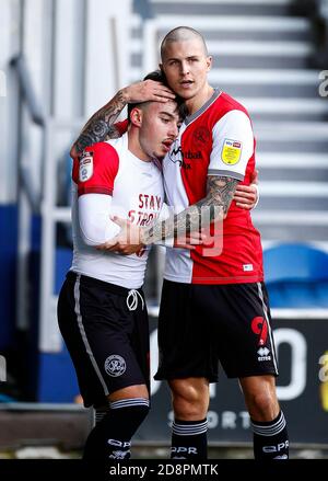 Londres, Royaume-Uni. 31 octobre 2020 ; le Kiyan Prince Foundation Stadium, Londres, Angleterre ; le championnat de football de la ligue anglaise de football, les Queen Park Rangers contre Cardiff City ; Ilias chair et Lyndon dykes de QPR célèbrent leur objectif Credit: Action plus Sports Images/Alay Live News Banque D'Images