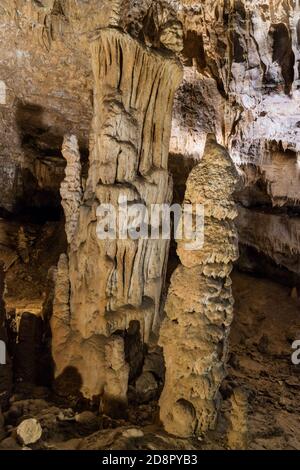 Belles grottes souterraines naturelles du Jura en France Banque D'Images