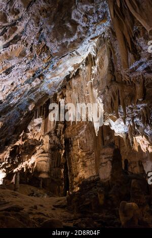 Belles grottes souterraines naturelles du Jura en France Banque D'Images