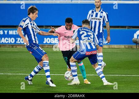 Tomas Pina et Ximo Navarro de CD Alaves et Ansu Fati du FC Barcelone pendant le championnat d'Espagne la Liga Match de football entre CD Alaves et C. Banque D'Images