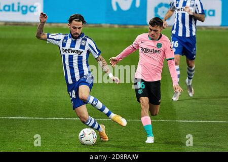 JOTA Peleteiro de CD Alaves et Pedri Gonzalez de FC Barcelone pendant le championnat d'Espagne la Liga match de football entre CD Alaves et FC Barce C. Banque D'Images