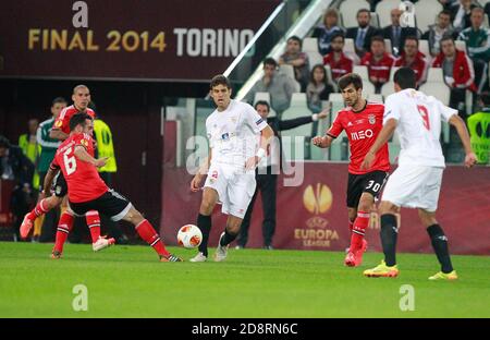 Federico Fazio du FC Séville et Ruben Amorim , André Gomes de Benfica pendant la Ligue Europa 2013 - 2014, Stade Juventus, Turin le 14 2014 MAI à Turin , Italie - photo Laurent Lairys / DPPI Banque D'Images