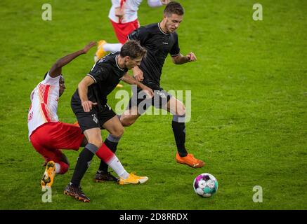 Amadou Haidara (RBL), Jonas Hofmann (BMG), Patrick Herrmann (BMG) Borussia Mönchengladbach - RB Leipzig 31.10.2020, Fussball; 1. Bundesliga, saison 20 Banque D'Images