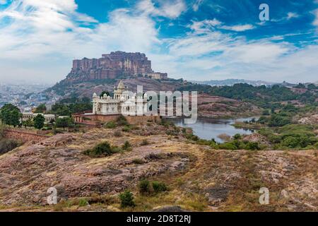 Jaswant Thada est un cénotaphe situé à Jodhpur, dans l'état indien du Rajasthan. Fort de Jaisalmer est situé dans la ville de Jaisalmer, dans l'Indian s Banque D'Images