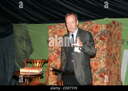 Bill Paterson a ouvert le premier festival du livre Boswell à la maison Auchinleck à Ayrshire le vendredi 20 mai 2011, où il a prononcé un discours dans le chapiteau Banque D'Images