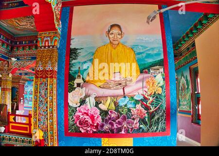 LA BOULAYE, FRANCE - CIRCA D'AVRIL 2018. Image de Padmasambhava aka Guru Rinpoché sur le mur du temple des mille Buddhas Banque D'Images