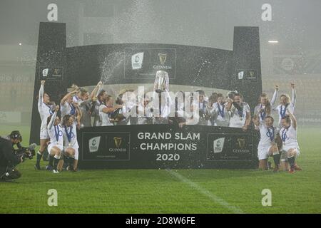 Parme, Italie. parme 2020, Italie, Sergio Lanfranchi Stadium, 01 novembre 2020, Angleterre fêtez la victoire dans les six Nations 2020 pendant les femmes 2020 - Italie contre Angleterre - Rugby six Nations Match - Credit: LM/Massimiliano Carnabuci Credit: Massimiano Carnabuci/LPS/ZUMA Wire/Alay Live News Banque D'Images