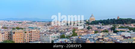 Vue panoramique sur le centre historique de Rome Banque D'Images