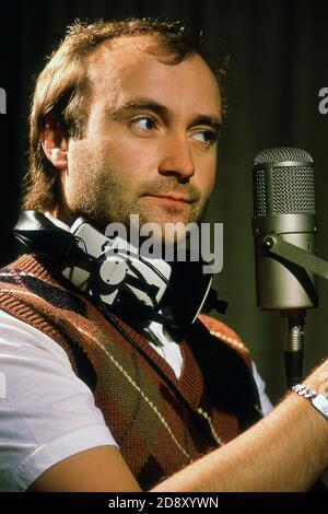 Phil Collins chez lui à Surrey, Royaume-Uni 1984 Banque D'Images