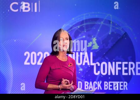 Dame Carolyn Fairbairn s'exprimant lors de la conférence annuelle de la CBI au siège de l'ITN, dans le centre de Londres. Banque D'Images