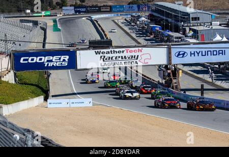 Monterey, Californie, États-Unis. 01 2020 nov Monterey, CA, États-Unis le début de la course Lamborghini 2 de Hyundai Monterey Sports car Championship à WeatherTech Laguna Seca Monterey, CA Thurman James/CSM crédit: CAL Sport Media/Alay Live News Banque D'Images