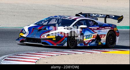 Monterey, Californie, États-Unis. 01 2020 nov Monterey, CA, États-Unis # 74 DriverT. Kerr entre dans le tour 5 pendant le Hyundai Monterey Sports car Championship Lamborghini/Trofeo Q2 à WeatherTech Laguna Seca Monterey, CA Thurman James/CSM crédit: CAL Sport Media/Alay Live News Banque D'Images