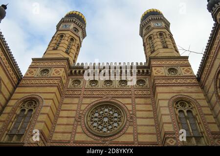 BUDAPEST, HONGRIE - 31 DÉCEMBRE 2017 : extérieur de la grande synagogue (centrale) à Budapest le 31 décembre 2017. Banque D'Images