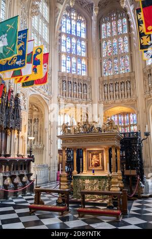 Abbaye de Westminster, chapelle de la dame Henry VII, tombe de Henri VII et Élisabeth de York, bannière des Chevaliers de l'ordre du bain, gothique perpendiculaire Banque D'Images