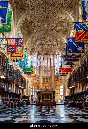 Londres, Abbaye de Westminster, chapelle de la dame Henry VII, vaulne van, style gothique perpendiculaire, bannières des Chevaliers de l'ordre du bain Banque D'Images