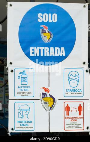 Directives de santé publique avant d'entrer dans un bâtiment pendant la pandémie de Covid19, Merida Mexico Banque D'Images