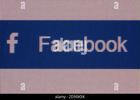 Moscou, Russie - 02 novembre 2020 : gros plan extrême du bouton Facebook sur le site. Banque D'Images