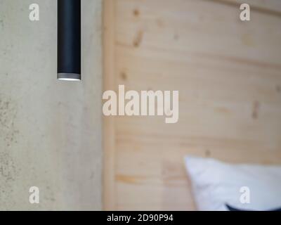 lampe de suspension noire pour table de chevet Banque D'Images