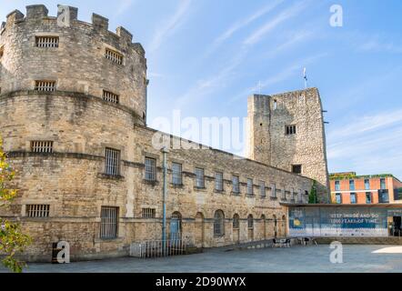 Oxford Castle Oxford St George's Tower et Norman Keep à Oxford Castle une ancienne prison Oxford Oxfordshire Angleterre GB Europe Banque D'Images