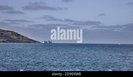 les aiguilles vues de totland dans la baie de totland sur le île de wight Banque D'Images