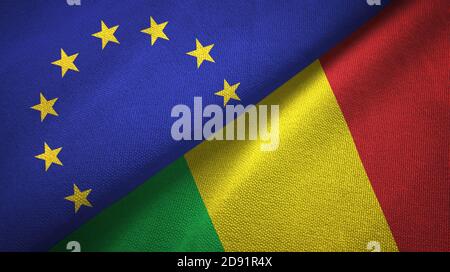 Union européenne et Mali deux drapeaux tissu textile, texture textile Banque D'Images