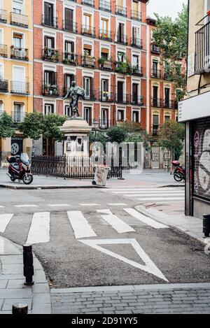 Madrid, Espagne - 4 octobre 2020 : statue de Cascorro dans le marché aux puces d'El Rastro. Zone d'Embajadores, quartier de Lavapies dans le centre de Madrid. C'est l'un des co Banque D'Images