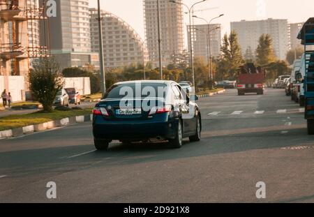 Batumi. Géorgie - 14 octobre 2020 : Toyota Camry dans les rues de Batumi Banque D'Images