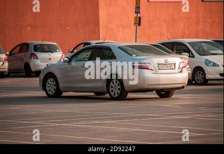 Batumi. Géorgie - 15 octobre 2020 : Toyota Camry dans les rues de Batumi Banque D'Images