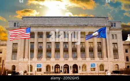 Immeuble de bureaux du ministère de l'Agriculture, drapeau américain battant, à Washington DC, États-Unis Banque D'Images