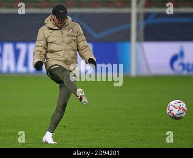 Moscou, Russie. 02 novembre 2020. Session d'entraînement de l'Atletico de Madrid à Moscou avant le match de football de la Ligue des champions Lokomotive vs l'Atletico de Madrid. 02 novembre 2020. Simeone POOL/Atletico de Madrid/Cordone Press pour usage éditorial seulement Credit: CORMON PRESS/Alay Live News Banque D'Images