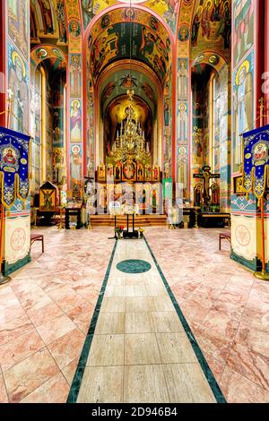Des icongraphes de Moscou ont peint des icônes de style traditionnel dans toute la nef de la cathédrale orthodoxe russe de Saint-Nicolas à Washington D. Banque D'Images