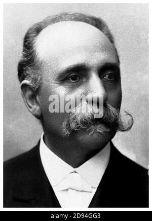 1906 c., ITALIE : le médecin et scientifique italien CAMILLO GOLGI ( 1843 - 1926 ) . En 1906, il a reçu le Prix Nobel de physiologie ou médecine pour ses contributions à Santiago Ramón y Cajal en reconnaissance de leurs travaux sur la structure du système nerveux . - SISTEMA NERVOSO - NEURLOGO - NEUROLOGIA - NEUROLOGUE - NEUROLOGIE - médecin - HISTOIRE - foto storiche - foto storica - PREMIO NOBEL PER LA CHIMICA MEDICINA e FISIOLOGIA - CHIMIE - MÉDICO - DOTTORE - SCIENTIFIQUE - portrait - ritratto - CHIMICO - SCIENZE ZIATO - SCIENZA - SCIENCE - baffi - moustache --- Archivio GBB Banque D'Images