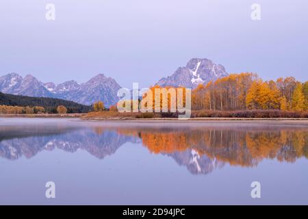 Oxbow Bend at Sunrise, Snake River, Grand Teton National Park, WY, USA, par Dominique Braud/Dembinsky photo Assoc Banque D'Images