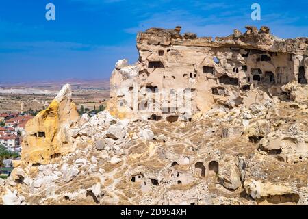 Cavusin a ruiné le village de rochers à Cappadoce, Turquie. Banque D'Images