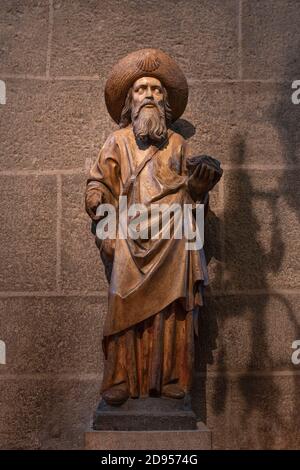 Statue de Saint Jacques dans la cathédrale du Puy En Velay Banque D'Images