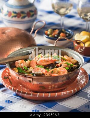 Cataplana de mariscos. Cocotte de fruits de mer. Nourriture Portugal Banque D'Images