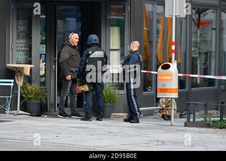 Vienne, Autriche. 03ème novembre 2020. Attentat terroriste à Vienne le 2 octobre 2020. Le premier quartier de Vienne est encore en cordonée. Jusqu'à présent, il y a eu 3 morts et 15 blessés graves. Credit: Franz PERC / Alamy Live News Banque D'Images